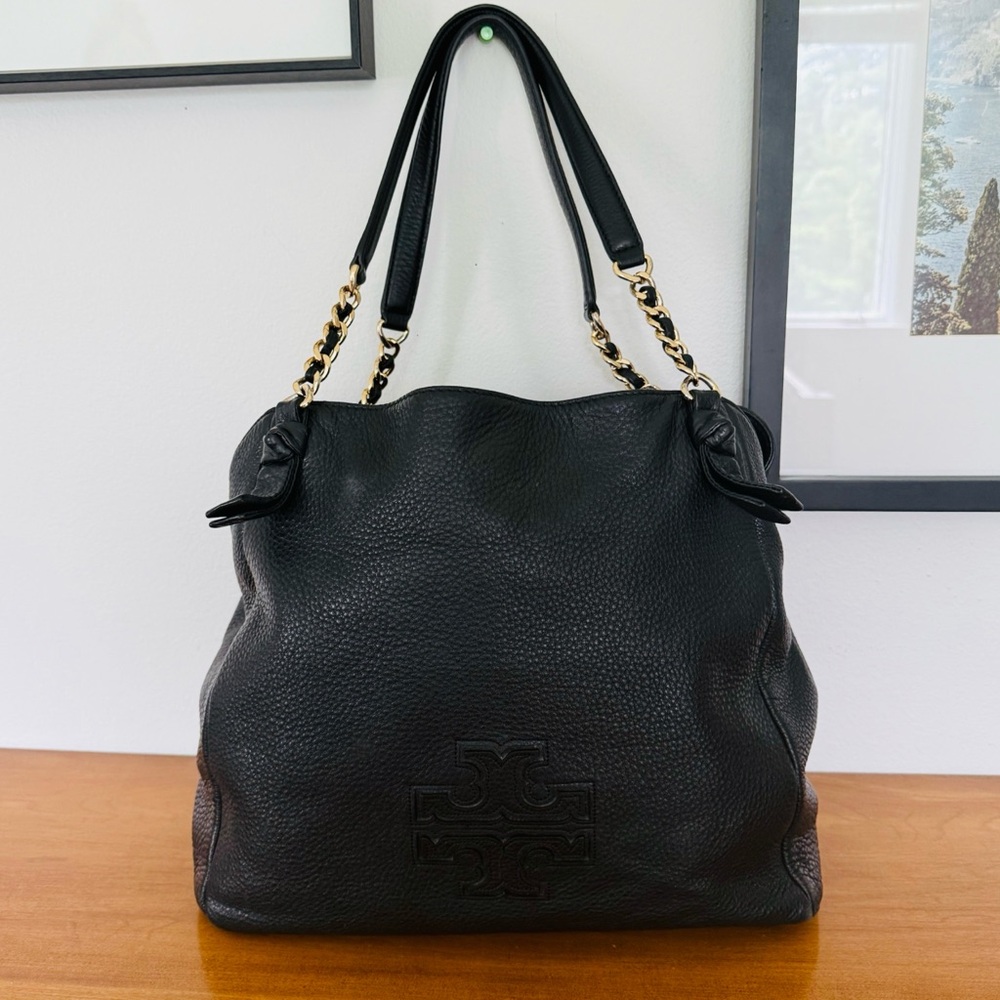 Tory Burch • Leather Harper Tote Shoulder Bag in Black - Picture 2 of 15